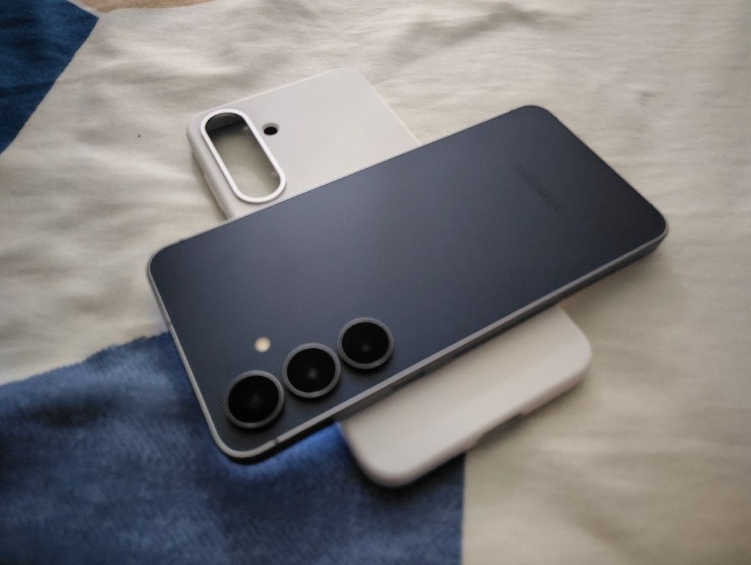 SAMSUNG S25 FE (Category: Samsung) located in Makati City. Submitted by nicejed02 (Listing ID 1460107115, Image 1). Description: RUSH SALE 18K FIXED RUSH SALE 18K FIXED SAMSUNG GALAXY S25 FE 128GB/8GB NAVY COLOR INCLUSION: SAMSUNG SILICONE CASE SAMSUNG ANTI REFLECTING FILM INSTALLED LIKE NEW NO ANY ISSUE NOT UNDER ANY FINANCE ANTIPOLO THANK YOU .