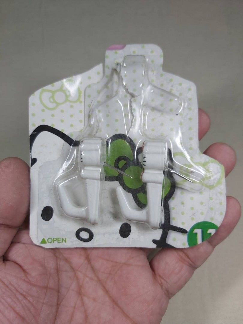 SANRIO HELLO KITTY WALL HOOKS (Category: Other Stationery & Craft) located in Bulacan. Submitted by nansantiago (Listing ID 1460194644, Image 1). Description: SANRIO HELLO KITTY WALL HOOKS 🏷️ ₱45‼️ 📍 Location: Plaridel, Bulacan 💸 Mode of Payments: Gcash / BPI 📦 Pick-up / Ship 🚚 Couriers : Flash Express / SPX / Lalamove.