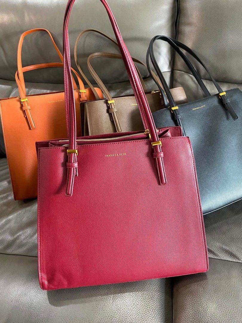Sansa Tote Bag (Category: Tote Bags) located in Manila. Submitted by chic.collectivemnl (Listing ID 1460280088, Image 2). Description: .