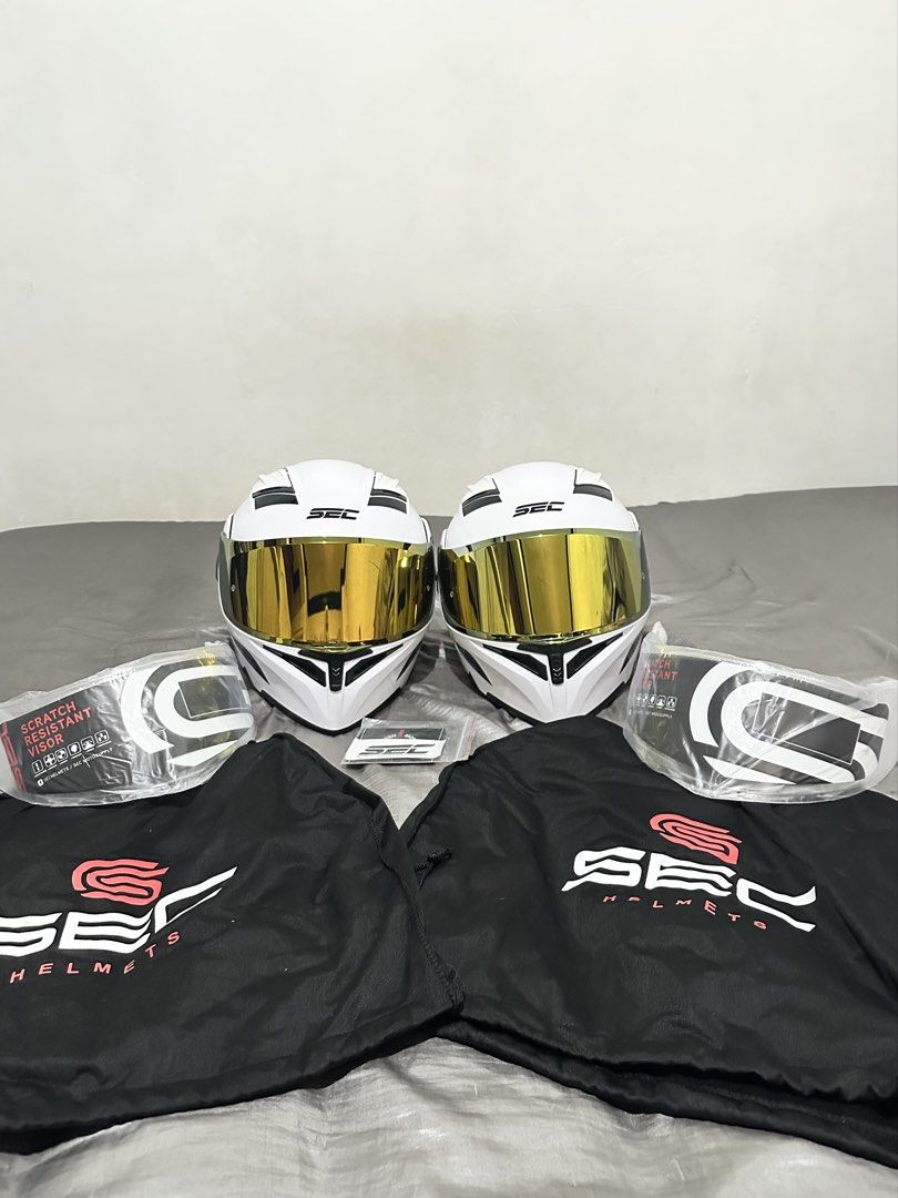 SEC Whirlwind Modular Helmets – Couple Set 🏍️ (Category: Helmets and other Riding Gears) located in Manila. Submitted by crxxtel_ (Listing ID 1460178074, Image 1). Description: Selling my SEC Whirlwind Modular Helmets with Dual Visor + Extra/Clear Visor. 📌 Details: Brand: SEC Whirlwind Type: Modular Helmet Visor: Dual visor + extra clear visor Size: Medium & XL Condition: Used only once No functional issues — everything works properly With helm
