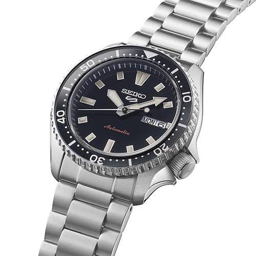 Seiko SRPL85 Men’s Automatic Watch (Category: Men's Watches) located in Las Pinas. Submitted by watchdistrictph (Listing ID 1460210900, Image 3). Description: •Brand new •Original / Authentic •Complete with hang tag, guarantee booklet/card and box •3-year warranty 📌Payment Methods: Credit Cards, Bank Transfers BPI, BDO, GCASH 📌Shipping: LBC -COD/COP, Lalamove/Grab within MM 📌Meet up: SM Southmall, ATC, Festival Mall, Evia Mall, Bacoor Blvd, ON