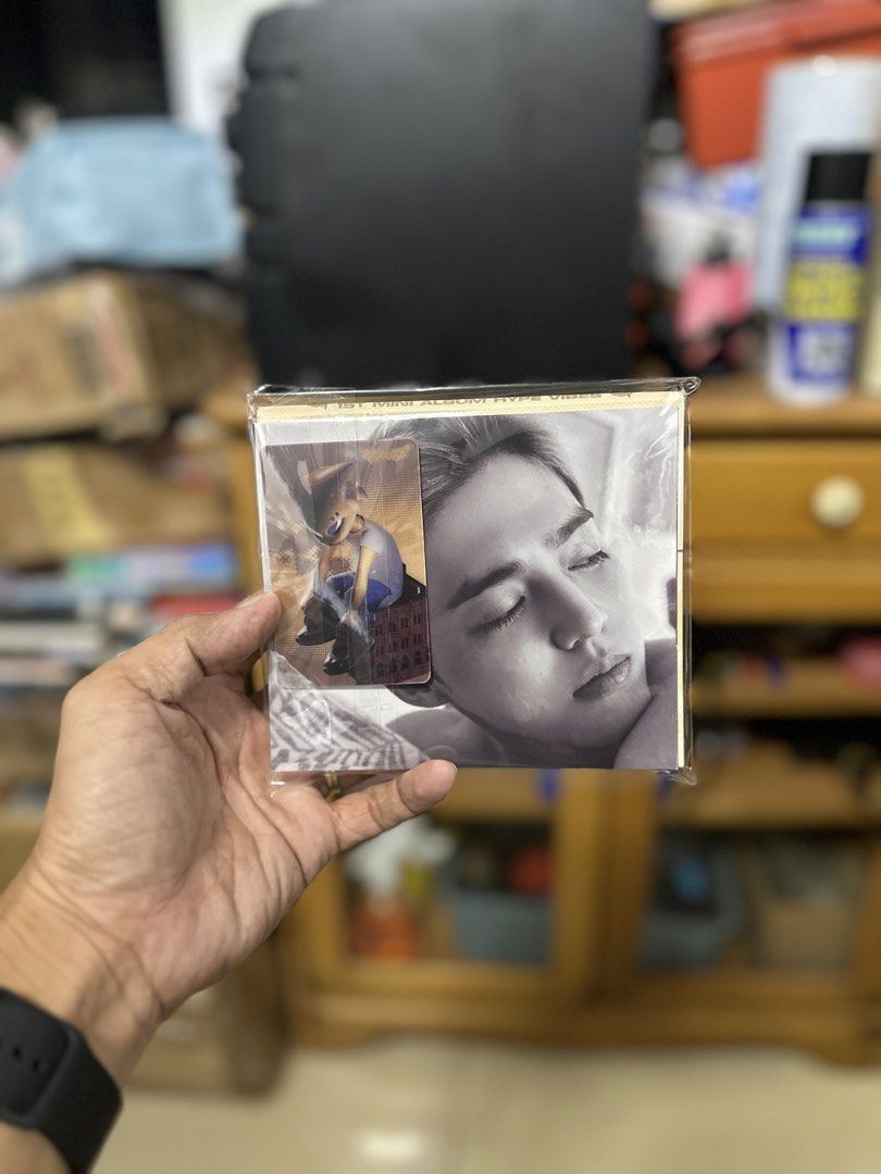 Seventeen Kpop CD (Category: CDs & DVDs) located in Rodriguez. Submitted by pwestoonlinestore (Listing ID 1460208930, Image 2). Description: 185 each.
