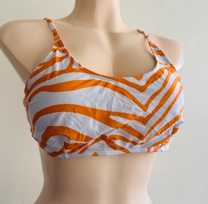 shein Swimtop L 36C/38Bc (Category: Bikinis & Swimsuits) located in San Jose. Submitted by 99ners (Listing ID 1460183872, Image 1). Description: .