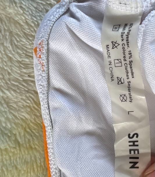 shein Swimtop L 36C/38Bc (Category: Bikinis & Swimsuits) located in San Jose. Submitted by 99ners (Listing ID 1460183872, Image 2). Description: .
