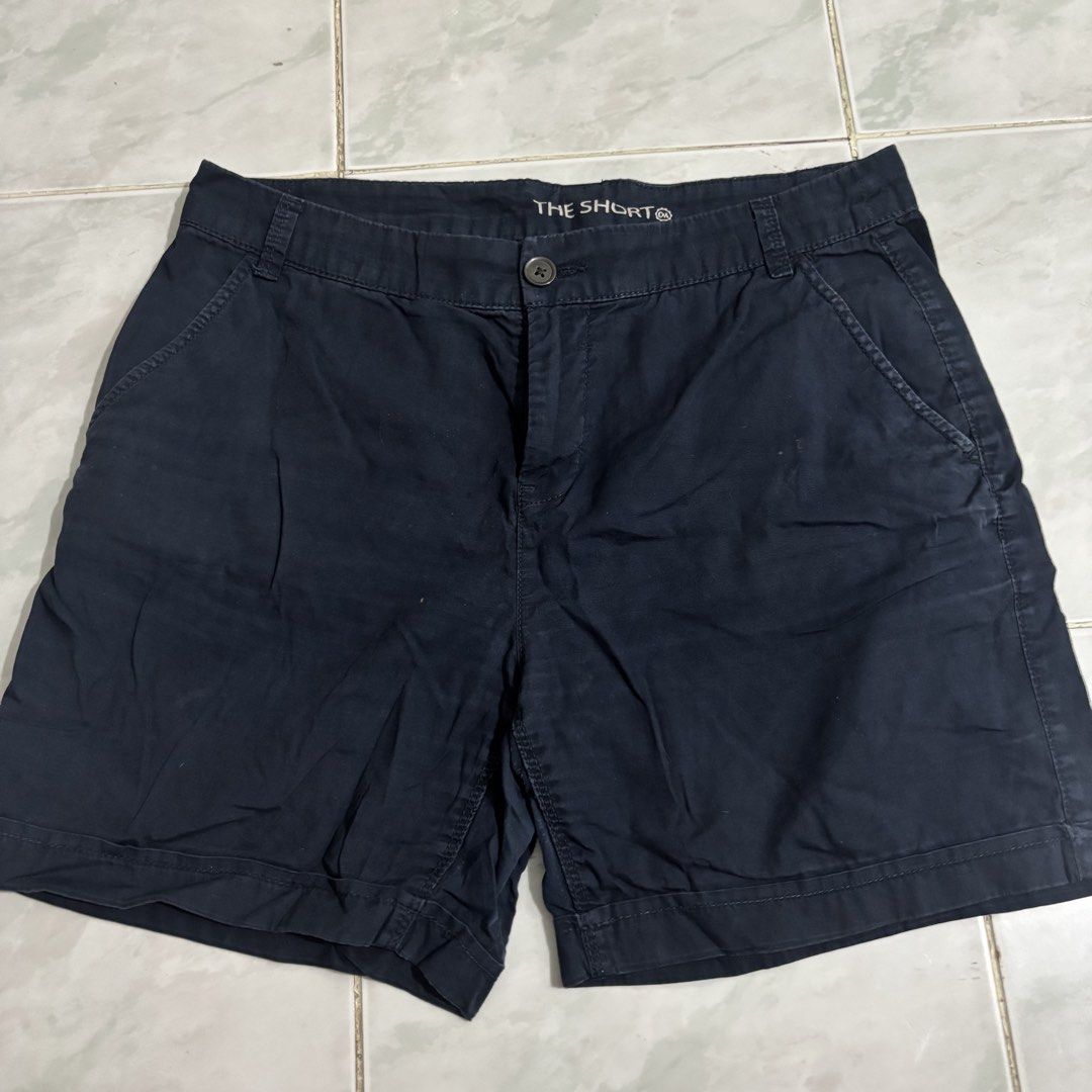 SHORTS NAVY BLUE (Category: Shorts) located in San Fernando. Submitted by astrid_07 (Listing ID 1460255634, Image 1). Description: YESSICA SHORTS NAVY BLUE EUR 38 FR 40 200 + SHIPPING FEE.