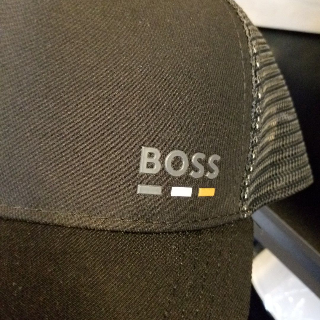 Side logo Hugo boss (Category: Caps & Hats) located in Manila. Submitted by pablopresk0. (Listing ID 1460183613, Image 2). Description: CAPS FOR SALE🐊🧢 EXCELLENT CONDITION ✅ MANILA LOCATION📍 JNT/LBC/LALAMOVE📦 PM IF INTERESTED 📩.