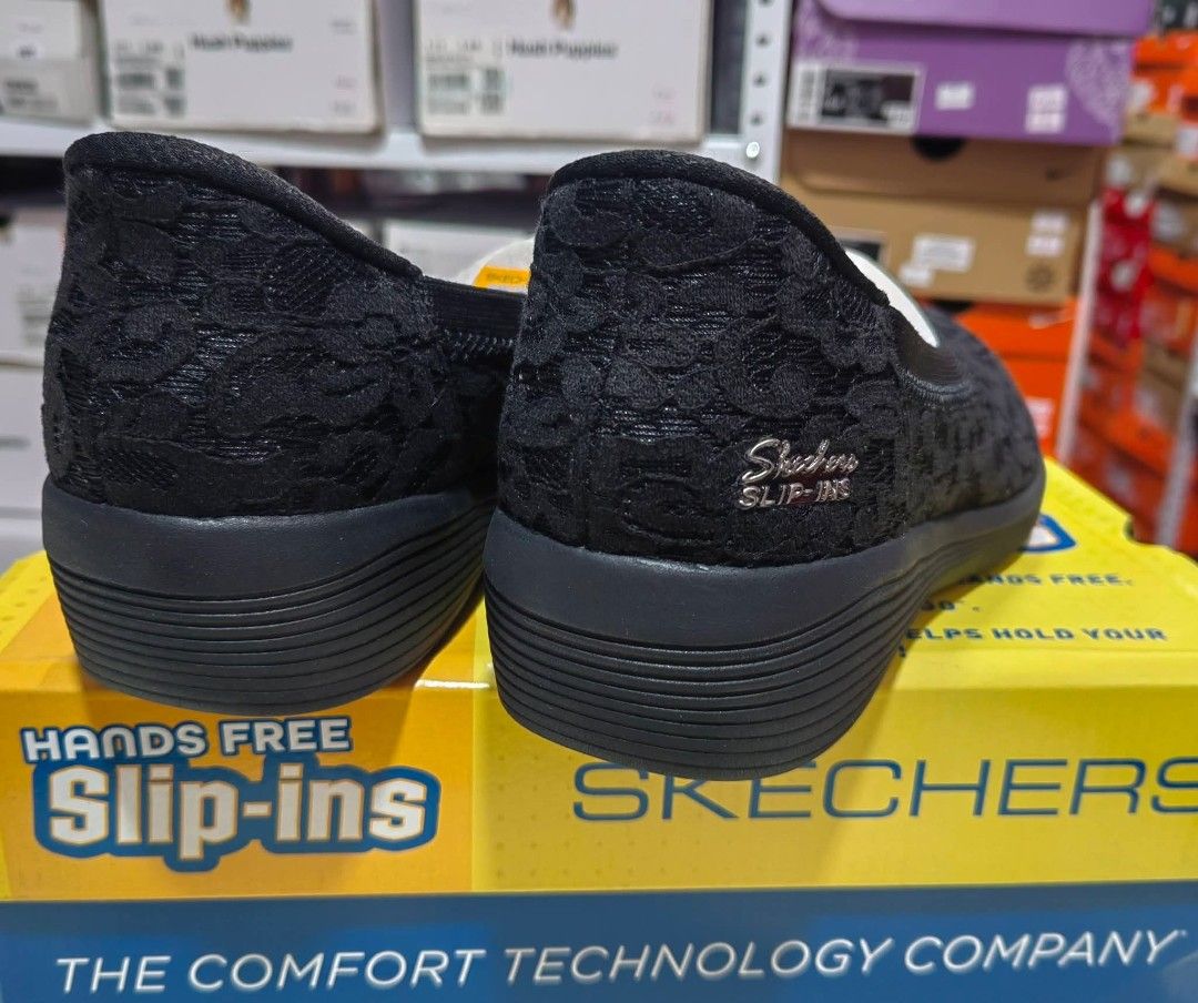 Skecher Arya Stunning (Category: Flats & Sandals) located in Muntinlupa City. Submitted by jcualquera (Listing ID 1460212211, Image 3). Description: 💯Percent Skech Arya-So Stunning Color: black✅ shipped agad2x Size: Womens US6/EU36/23cm US7/EU37/24cm Price: 2850+sf from 4395 gcsh bank transfer.