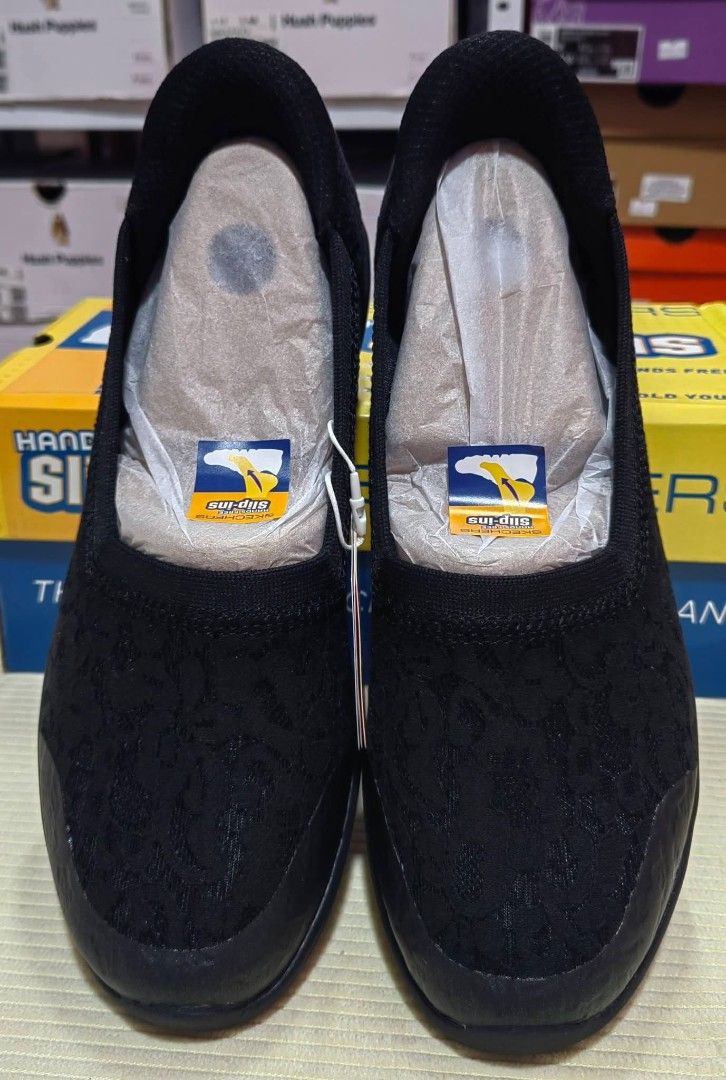 Skecher Arya Stunning (Category: Flats & Sandals) located in Muntinlupa City. Submitted by jcualquera (Listing ID 1460212211, Image 1). Description: 💯Percent Skech Arya-So Stunning Color: black✅ shipped agad2x Size: Womens US6/EU36/23cm US7/EU37/24cm Price: 2850+sf from 4395 gcsh bank transfer.