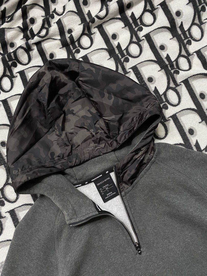 Sketcher Quarter Zip Hoodie (Category: Coats, Jackets and Outerwear) located in Alfonso. Submitted by clyde.nicole.cerilo1 (Listing ID 1460161447, Image 3). Description: Skechers Quarterzip Hoodie Size L On Tag 22 Width 27 Length Complete Tags 9/10 Color Rate And Condition Cotton Mixed With Polyester (Camuo) Materials With Minor Issue (Check Pics For Reference) In Good Condition Overall Payment First J&t Shipping Located at Amuyong Alfonso Cavite