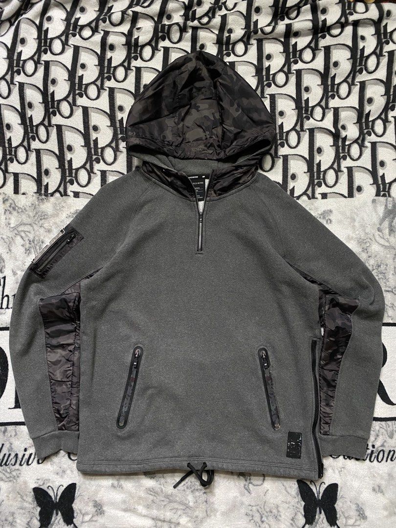 Sketcher Quarter Zip Hoodie (Category: Coats, Jackets and Outerwear) located in Alfonso. Submitted by clyde.nicole.cerilo1 (Listing ID 1460161447, Image 1). Description: Skechers Quarterzip Hoodie Size L On Tag 22 Width 27 Length Complete Tags 9/10 Color Rate And Condition Cotton Mixed With Polyester (Camuo) Materials With Minor Issue (Check Pics For Reference) In Good Condition Overall Payment First J&t Shipping Located at Amuyong Alfonso Cavite