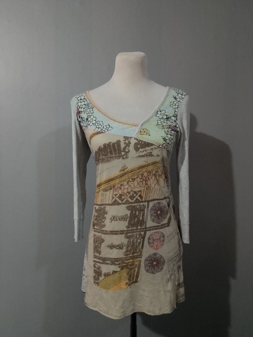 Skinny Minnie vintage y2k patchwork (Category: Others Tops) located in Cotabato. Submitted by winonasallure (Listing ID 1460261466, Image 1). Description: size: Medium ( Large on tag) .