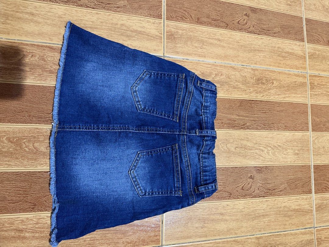 SKIRT FOR KIDS (Category: Babies & Kids Fashion) located in Manila. Submitted by fourleafclover04 (Listing ID 1460202667, Image 2). Description: SKIRT FOR KIDS LIKE NEW 6 to 7y.