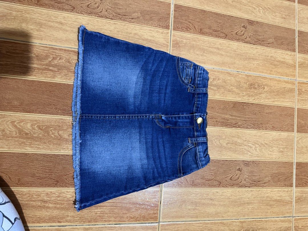 SKIRT FOR KIDS (Category: Babies & Kids Fashion) located in Manila. Submitted by fourleafclover04 (Listing ID 1460202667, Image 1). Description: SKIRT FOR KIDS LIKE NEW 6 to 7y.