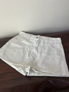 (Category: ) located in . Submitted by thirstythrift (Listing ID 1460255272, Image 1). Description: .
