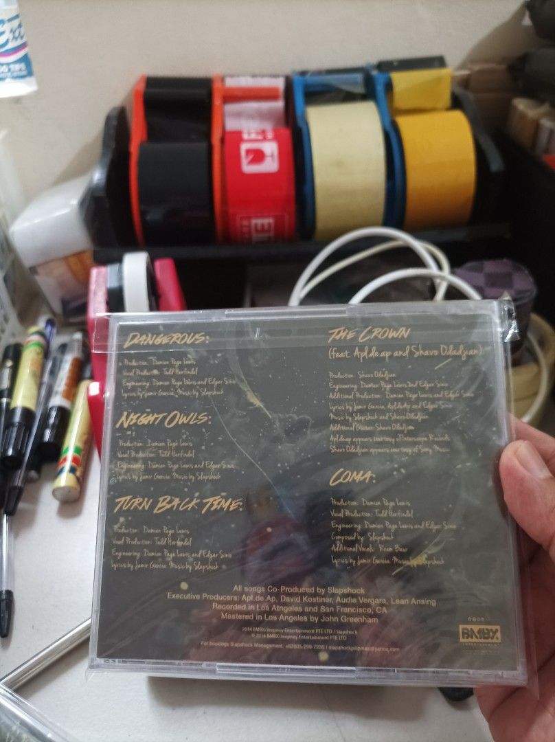 Slapshock - Night Owls CD (Category: CDs & DVDs) located in Manila. Submitted by nw101 (Listing ID 1460125506, Image 2). Description: CD Slapshock - Night Owls 3 pcs na ng natitira matagal na ulit bago ulit ako magkaroon neto, paunahan na lang kayo... NO RESERVATION (iwas joy miner/joy reserver) Manila - Pick up, rider pick up or JNT Provincial - JNT (everyday shipping) Like us & follow Lahn's Vinyl Shop.