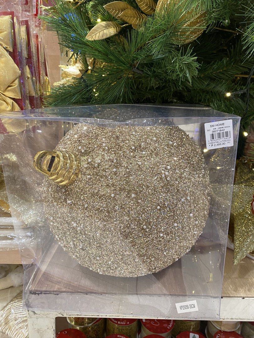 SM HOME Giant Christmas Ball (Category: Other Home Decor) located in Quezon City. Submitted by wearhouze (Listing ID 1460196538, Image 3). Description: .