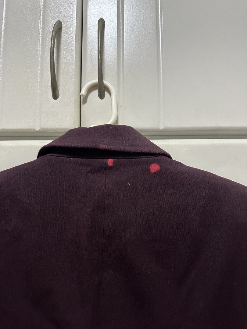 SM Woman Blazer (Category: Coats, Jackets and Outerwear) located in Binan City. Submitted by joyceofdecluttering (Listing ID 1460198996, Image 2). Description: Used only once W/ shoulder padding W/ pockets W/ stain at the back.