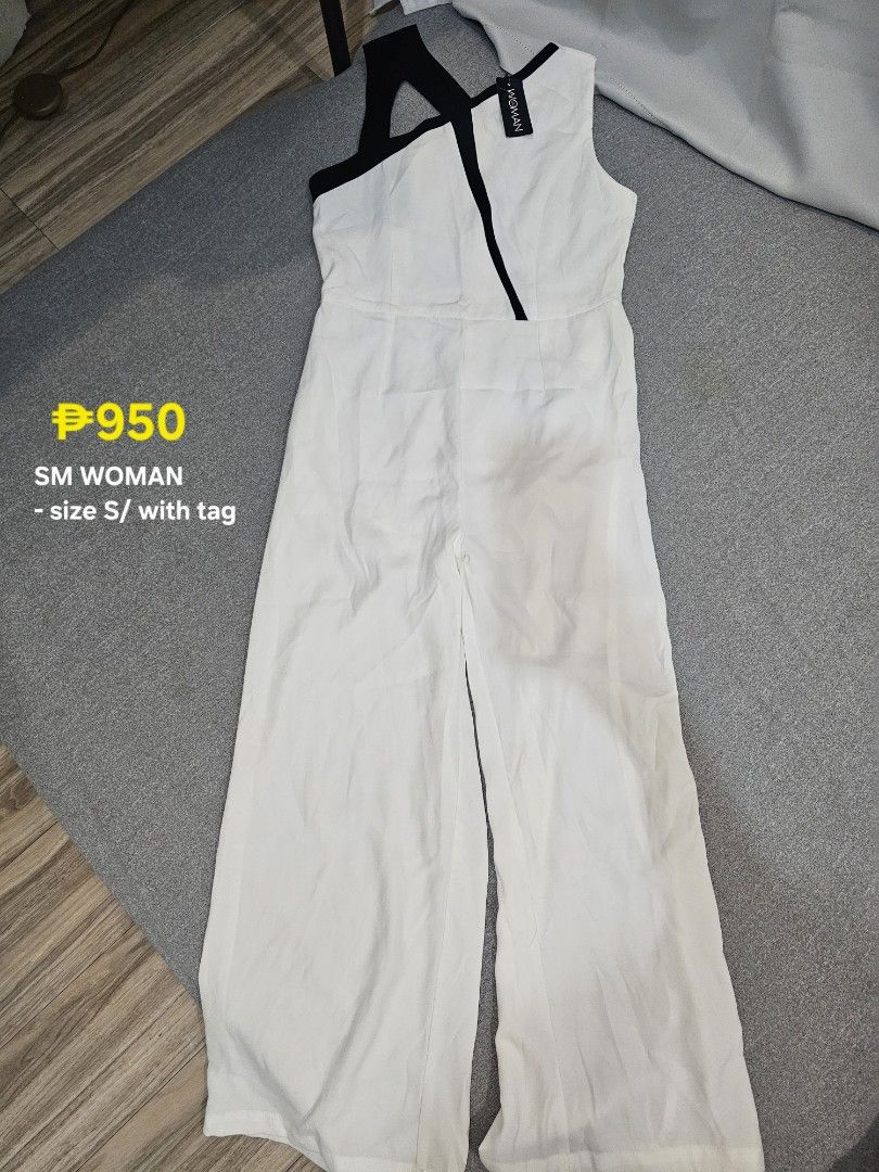 SM Woman White Jumpsuit (Category: Jumpsuits) located in Quezon City. Submitted by bieannes (Listing ID 1460175862, Image 1). Description: - White jumpsuit from SM Woman - Size S price posted already For pick up or delivery via lalamove within Metro Manila or nearby areas only 📍Location: Novaliches, Quezon City .