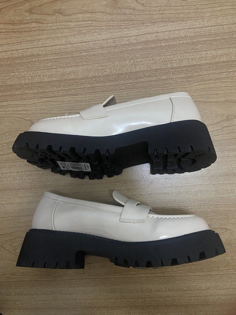 So Fab Cream Platform Loafers (Category: Loafers) located in Baliuag. Submitted by lovedbykirsh (Listing ID 1460241618, Image 2). Description: brand new, never been worn; no original box.