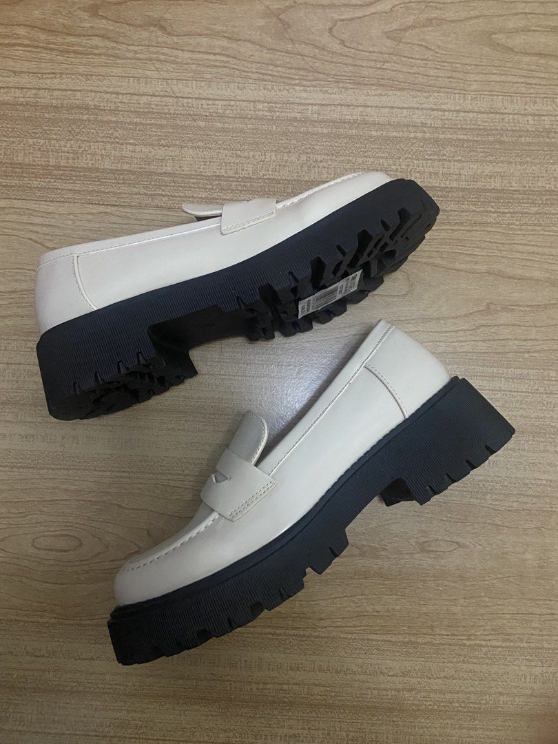 So Fab Cream Platform Loafers (Category: Loafers) located in Baliuag. Submitted by lovedbykirsh (Listing ID 1460241618, Image 3). Description: brand new, never been worn; no original box.
