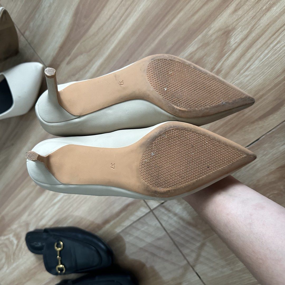 So fab heels (Category: Heels) located in Bulacan. Submitted by itemsbyjj (Listing ID 1460200460, Image 3). Description: Original sofab heels No issue - just needs cleaning .