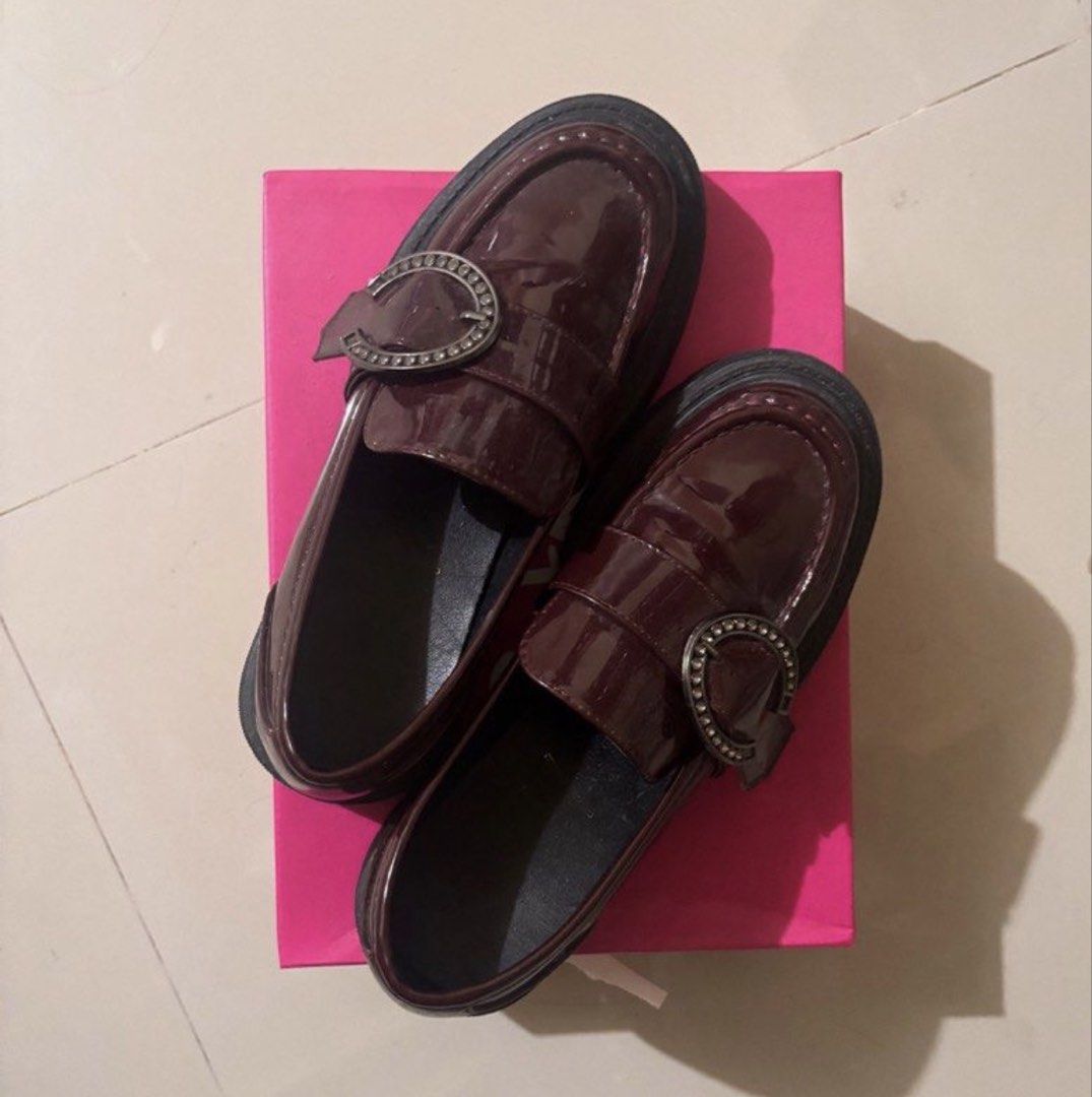 SoFab Dark Maroon Loafers (Category: Shoe inserts) located in Taguig. Submitted by keanna.17 (Listing ID 1460159365, Image 3). Description: Original Price: 1,500 with box Used only twice Size 8 Rfs: di kasya.