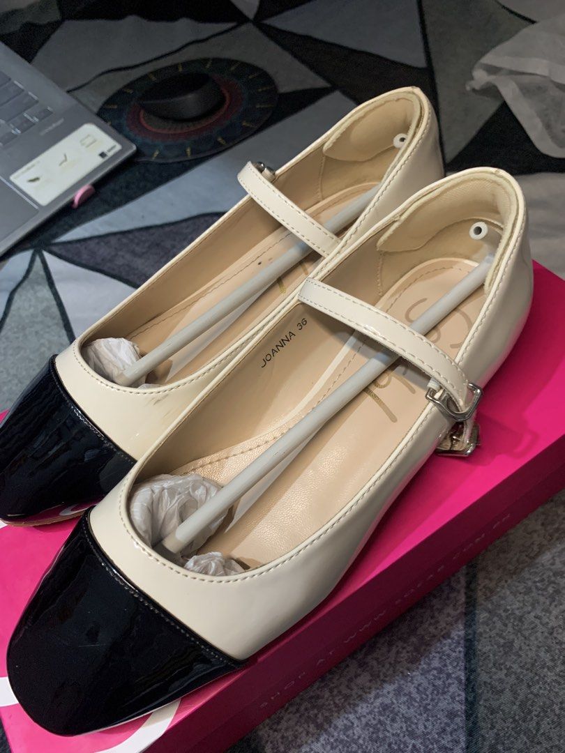 SOFAB FLATS (Category: Flats & Sandals) located in Pasay City. Submitted by marliencalimag (Listing ID 1460130073, Image 2). Description: Original Used 2x for an Event Quality & No Issues RFS: Declutter Mop: Gcash Mod: Lalamove or Jnt.