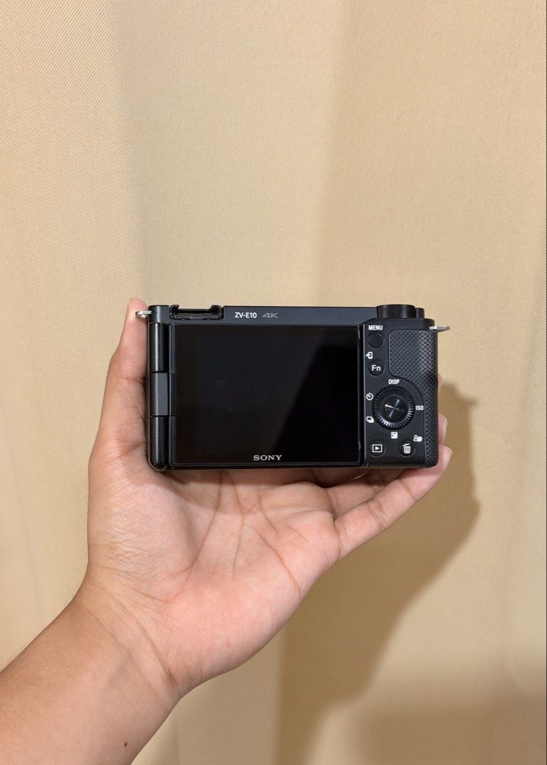 SONY ZV-E10 BODY + BATTERY (Category: Video Cameras) located in Manila. Submitted by fjgablines.7 (Listing ID 1460195137, Image 2). Description: 📸 SONY ZV-E10 BODY | ₱25,000 FIXED Excellent condition, only 8,988 shutter count. • 24.2MP APS-C sensor • 4K 30fps • Fully functional, no issues • Lightly used • Body + Sony battery included • No lens or other accessories Buyer can inspect and test before payment. Please bring your own Sony E-mount lens
