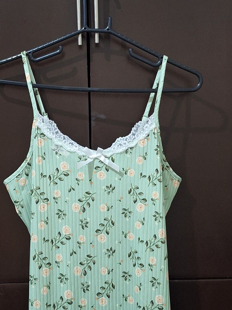 Spag Dress Shein (Category: Undergarments & Loungewear) located in Manila. Submitted by palm07 (Listing ID 1460179478, Image 2). Description: B 17 Stretchable L 32 with adjustable strap.