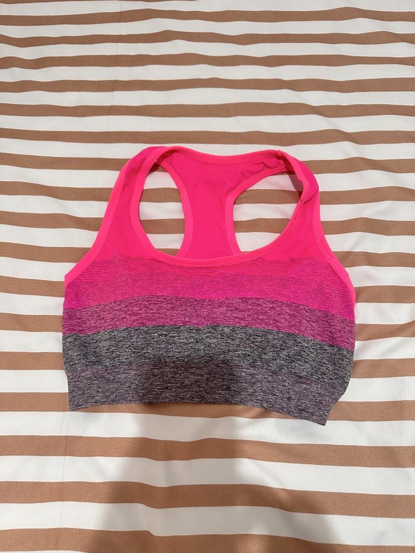 Sports Bra Padded (Category: Activewear) located in Valenzuela. Submitted by shopbychacha (Listing ID 1460173969, Image 1). Description: Sports Bra Padded Size Small Once used only!.