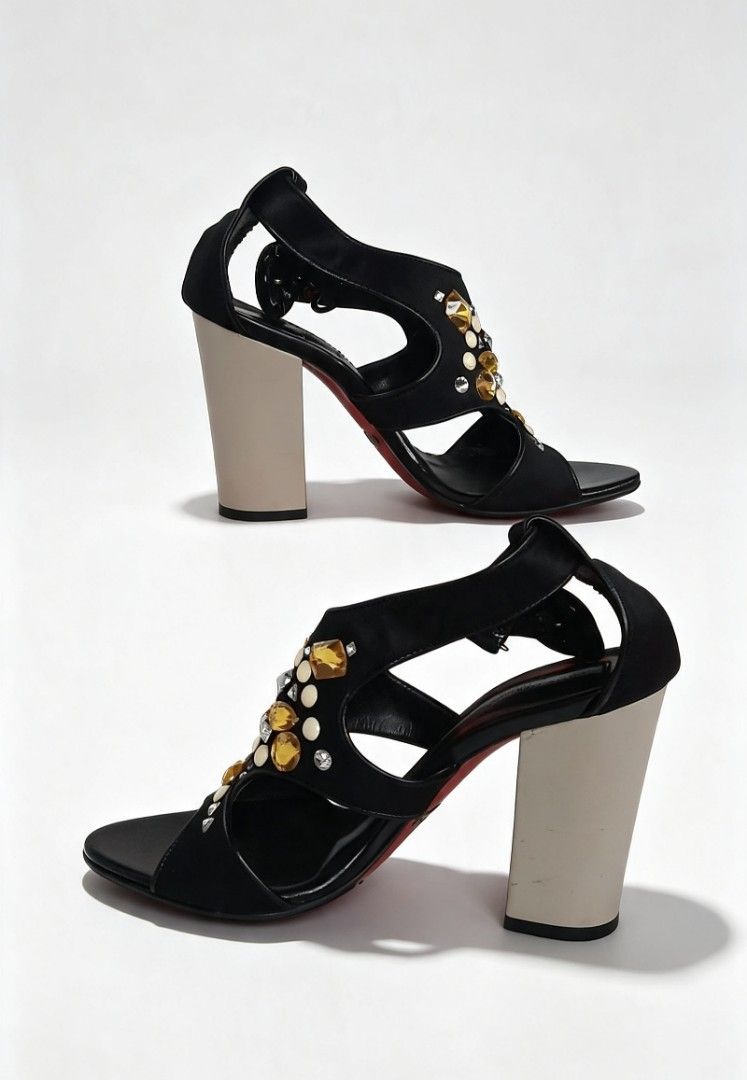 SUECOMMA BONIE HEELS (Category: Sneakers & Footwear) located in General Santos City (Dadiangas). Submitted by ainna_bags19910622.680 (Listing ID 1460123812, Image 2). Description: .