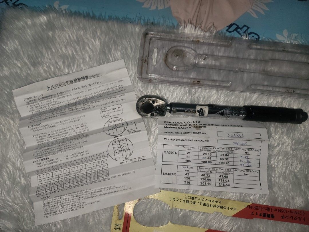SunAce Micrometer Adjustable Torque Wrench SA30TR SA40TR (Category: Construction Tools & Equipment) located in Makati City. Submitted by karldominiqueramos (Listing ID 1460165249, Image 3). Description: - SunAce Micrometer Adjustable Torque Wrench - Models: SA30TR and SA40TR - Torque Range: 21 Nm - 105 Nm - Includes original packaging and certificate - Ideal for precise and accurate bolt tightening - Check photos for detailed condition.