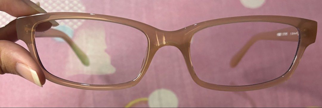 Sunnies Studio Antirad Eyeglasses (Category: Sunglasses & Eyewear) located in Consolacion. Submitted by blancasbusiness (Listing ID 1460179113, Image 3). Description: Used once only Does not suit my face shape It feels loose Antiradiation eyeglasses PM for further inquiries.