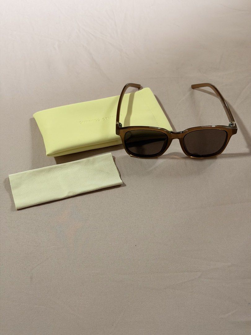 Sunnies Studios - Bennett Cacao (Category: Sunglasses & Eyewear) located in Cavite. Submitted by nikka.am (Listing ID 1460145134, Image 1). Description: - with cleaning cloth and soft pouch case this is preloved. used but not abused, please manage your expectations..