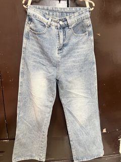 (Category: ) located in . Submitted by r.boutique (Listing ID 1460212909, Image 1). Description: .