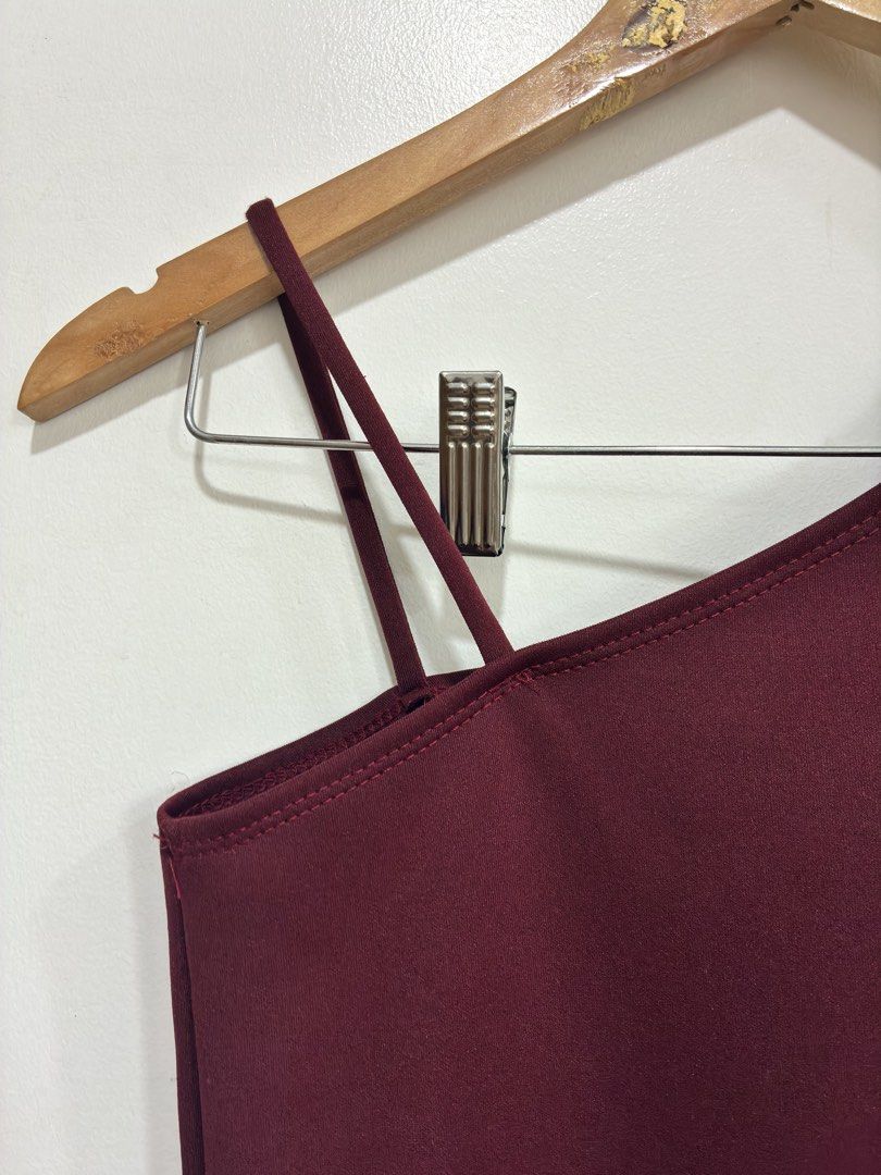 T26. Maroon Bowknot Top (Preloved) (Category: Sleeveless) located in Manila. Submitted by thrifters.mnl.28 (Listing ID 1460164702, Image 2). Description: .