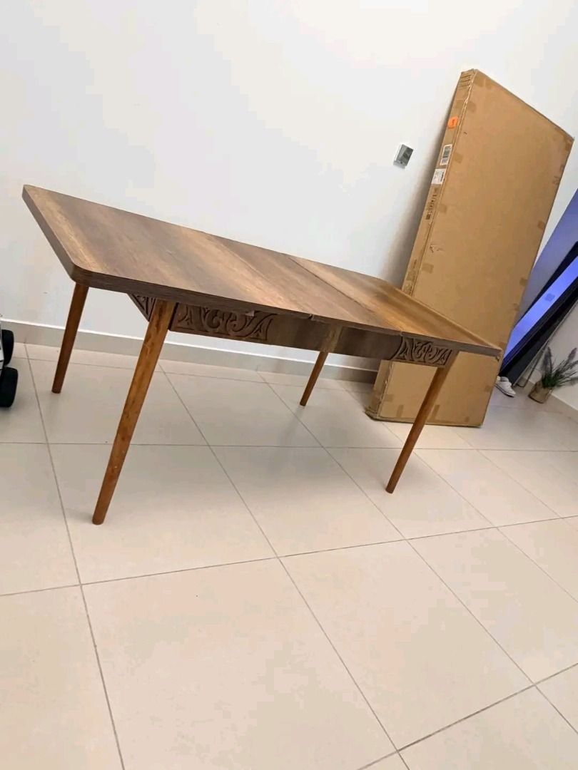 Table preloved php500 (Category: Tables & Sets) located in Makati City. Submitted by boldrabbit.403396 (Listing ID 1460106554, Image 2). Description: 500php Preloved Like new No gasgas No damage No issue Free hatid metro manila.