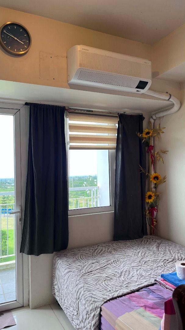 Tagaytay SMDC Winds 1-BR 31SQM Corner Unit (Category: Apartments & Condos) located in Caloocan City. Submitted by atienzar (Listing ID 1460196662, Image 3). Description: For Sale: SMDC WIND Tagayatay Tower 3 1 BR end unit 30.74 sqm. *Price negotiable; clean title *Great condition: Family vacation house (used 2 days per month since 2016) *Mountain view at balcony, clubhouse view at kitchen (w/peek of Taal Lake) *Fully furnished (2 beds with 1 loft
