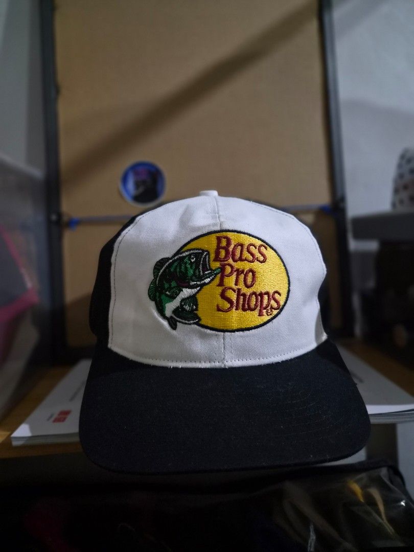 Take all 6 caps - 500 (Category: Caps & Hats) located in Makati City. Submitted by pastlane (Listing ID 1460146462, Image 2). Description: Take all only thrifted hats Basspro is Class a Will not entertain if isa lang. 500+sf Loc.Makati Lbc/jnt/lalamove.