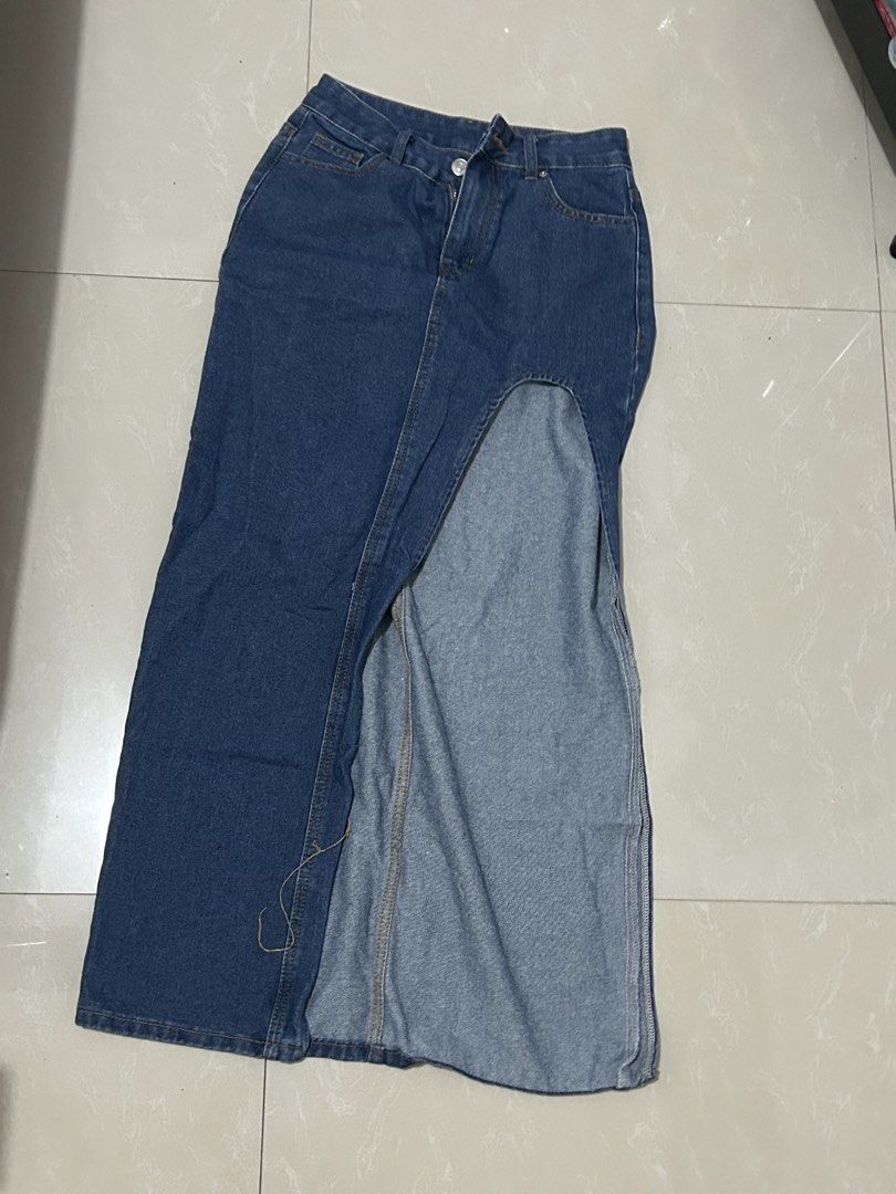 TAKE ALL PANTS (Category: Jeans) located in Pasay City. Submitted by haxiea (Listing ID 1460227223, Image 2). Description: Take all total of 7, pants, long skirt, leggings, shorts.