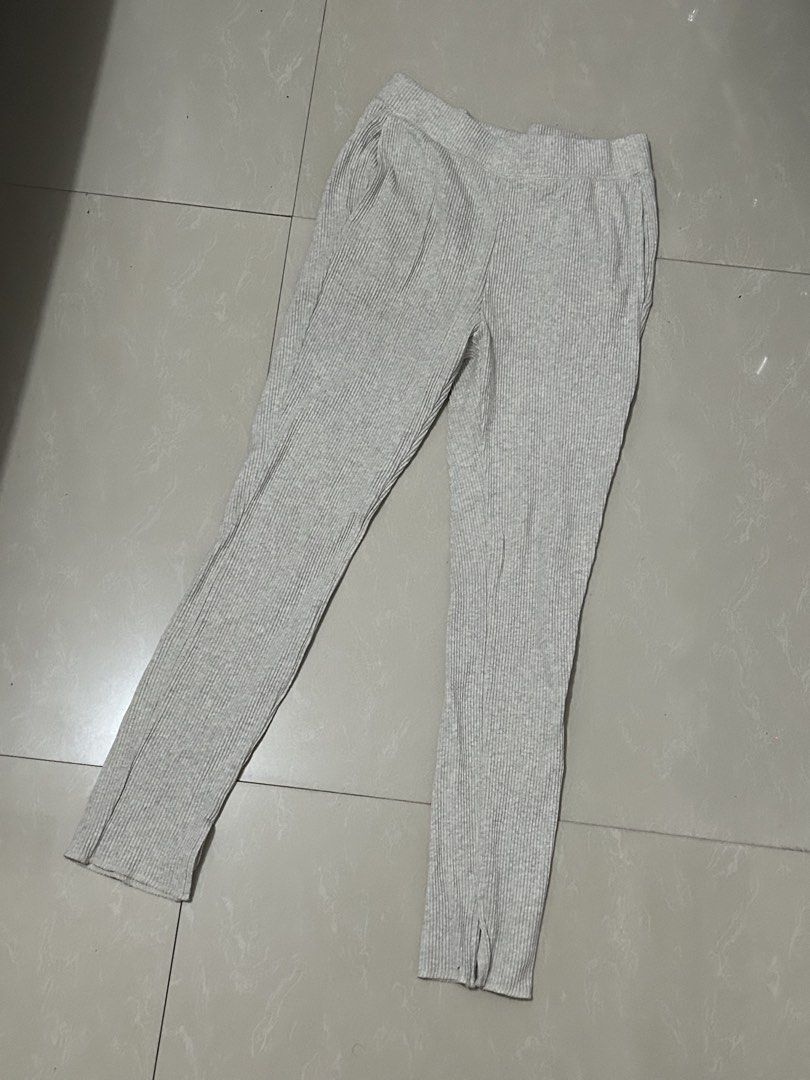 TAKE ALL PANTS (Category: Jeans) located in Pasay City. Submitted by haxiea (Listing ID 1460227223, Image 3). Description: Take all total of 7, pants, long skirt, leggings, shorts.
