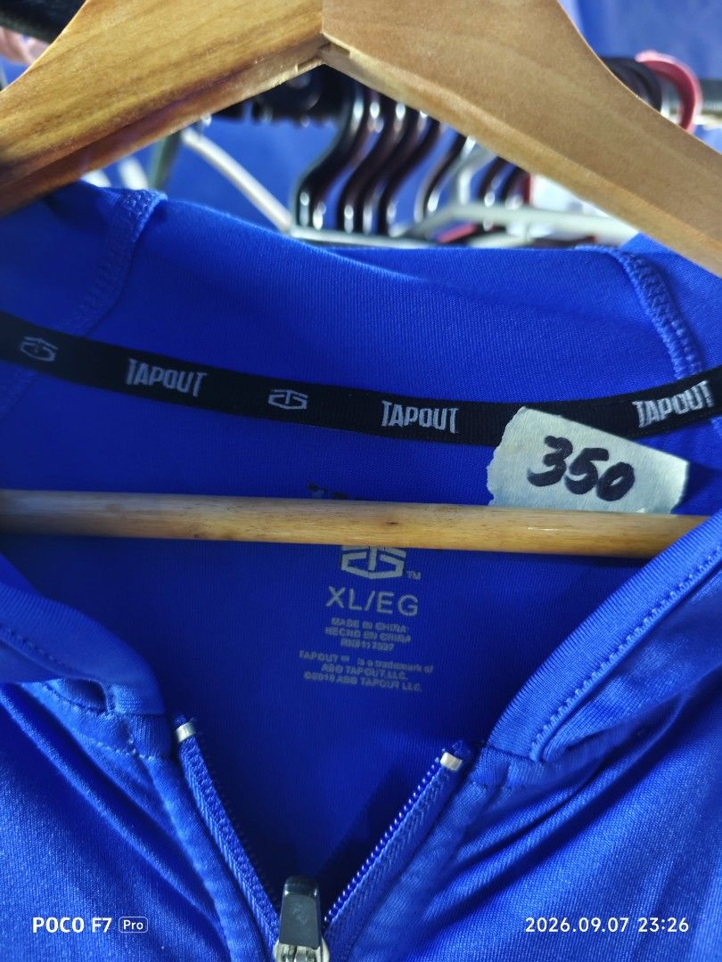 TapOut hoodie (Category: Coats, Jackets and Outerwear) located in Mexico. Submitted by josephnuqui1980 (Listing ID 1460271907, Image 2). Description: TapOut Hoodie for sale Size L-XL.