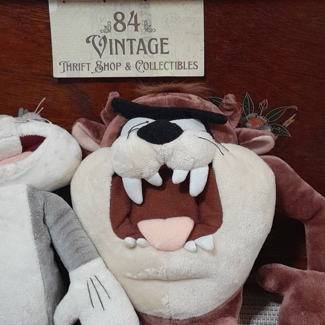 Tasmanian Devil & Bugs Bunny Stuffed Toys (Category: Plushies & Soft Toys) located in Las Pinas. Submitted by 84vintage (Listing ID 1460188142, Image 2). Description: Php 600.00 take all. As Is Where Is Only. Actual photos posted. Please examine them carefully as they are part of the description. --📌 MUST READ Before Dealing with us 📌-- ⚠️Price is posted. No lowballs please. ⚠️Vintage items are only sold As Is Where Is. If you want new items wi