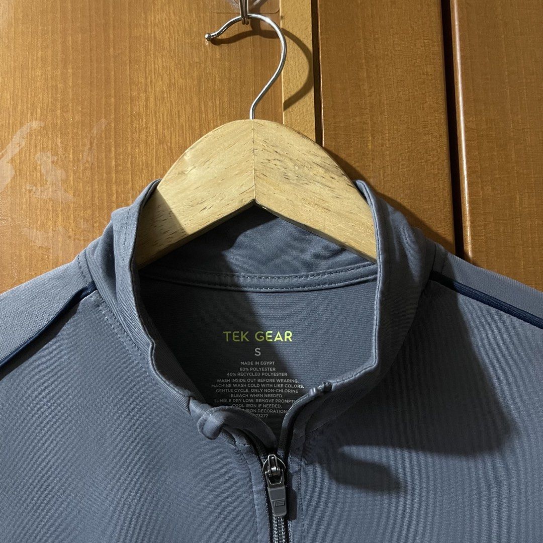 Tek Gear Womens Fitted Training Jacket Grey Size Small (Category: Activewear) located in Manila. Submitted by goldenturtle.bfdfc0 (Listing ID 1460192922, Image 3). Description: - Grey Tek Gear training jacket - Size: Small (S) - Fitted with stretchable material - Measurements: 19" width, 26.5" length - Two front zip pockets - Ideal for workouts or casual wear - Perfect for Walking/Running/Workout.