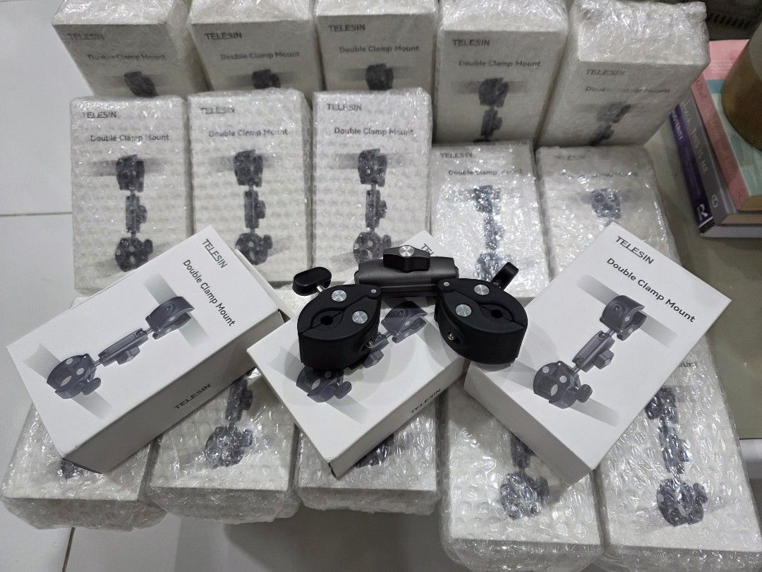 Telesin double clamp mount (Category: Tripods & Monopods) located in San Mateo. Submitted by macoi1988 (Listing ID 1460210235, Image 2). Description: sale brandnew sealed telesin double clamp mount price: 600 Location: ampid 1 san mateo rizal. Pwedeng pick up dito sa bahay namin. Pwedeng j&t payment first. Pwedeng lalamove cod or gcash payment ikaw ang magbubook then tawagan mo si rider kapag nandito na para mapacheck mo kung tama yung item na bi