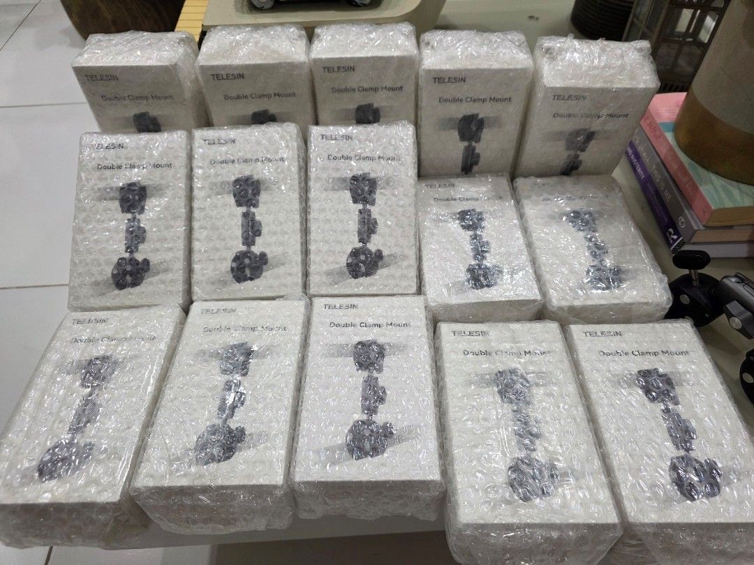 Telesin double clamp mount (Category: Tripods & Monopods) located in San Mateo. Submitted by macoi1988 (Listing ID 1460210235, Image 1). Description: sale brandnew sealed telesin double clamp mount price: 600 Location: ampid 1 san mateo rizal. Pwedeng pick up dito sa bahay namin. Pwedeng j&t payment first. Pwedeng lalamove cod or gcash payment ikaw ang magbubook then tawagan mo si rider kapag nandito na para mapacheck mo kung tama yung item na bi