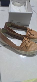 (Category: ) located in . Submitted by xils.preloved (Listing ID 1460250078, Image 1). Description: .
