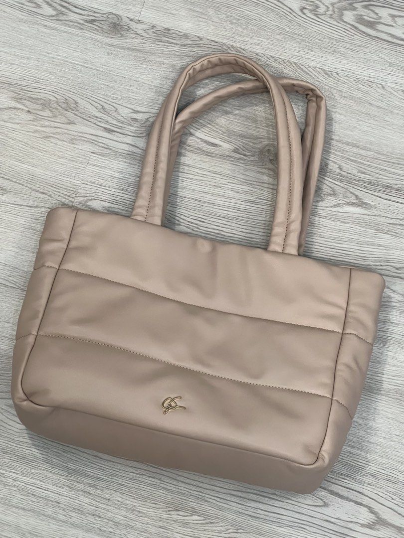 The Gray Space Blush Pink Tote Bag (Category: Tote Bags) located in Mandaluyong City. Submitted by mygoodfindsph (Listing ID 1460190847, Image 3). Description: singaporean brand - the gray space (TGS) helping tags: coach, kate spade, oce, cos, charles and keith, puffer tote bag .