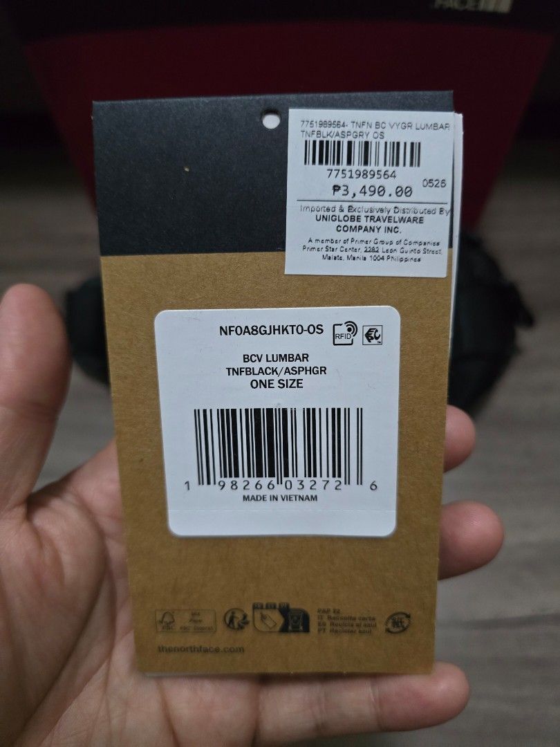 The North Face Black Sling (Category: Belt bags, Clutches and Pouches) located in Manila. Submitted by ddc77 (Listing ID 1460203262, Image 3). Description: Used once, 10/10 condition Bought 3.5k Comes with paperbag and original tags, etc .