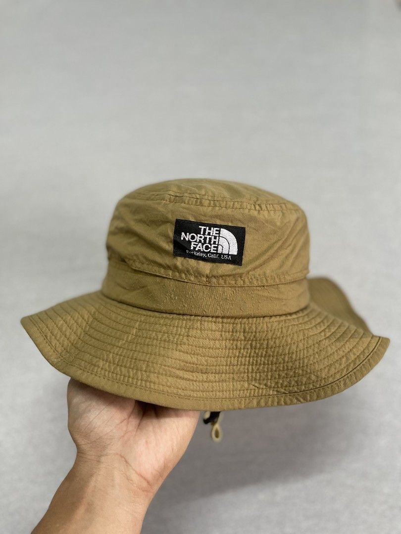 The North Face Horizon Hat (Category: Caps & Hats) located in Manila. Submitted by _retrovate (Listing ID 1460299508, Image 1). Description: 9/10 condition.